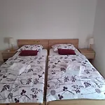 Apartma Ob Jezeru