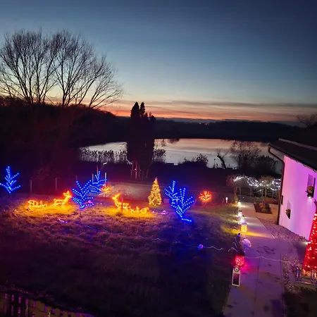 Apartma Ob Jezeru Apartmán *