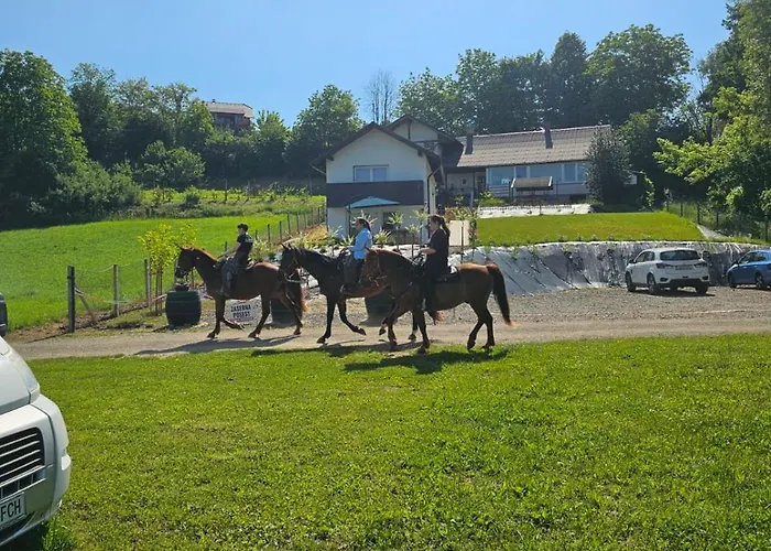 Apartma Ob Jezeru شقة