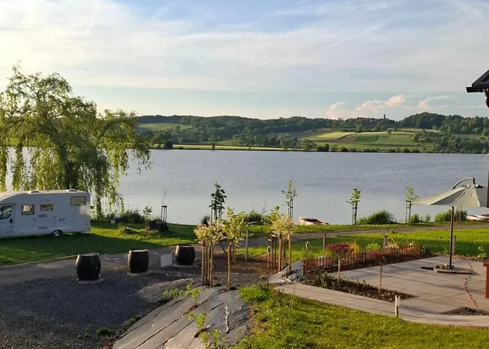 Apartma Ob Jezeru شقة